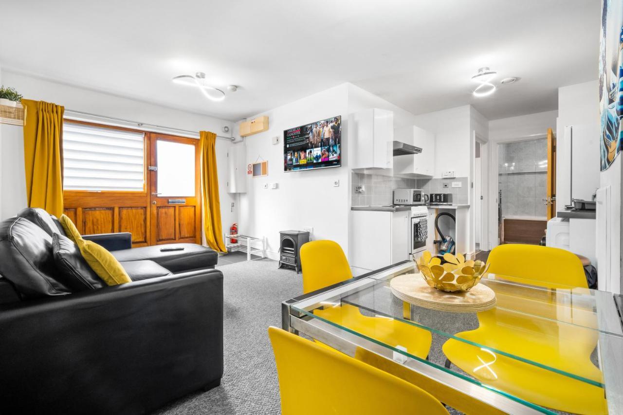 Broadway Suite - Newly Refurbished Stylish Apartment With Free Private Parking - Great Location Birmingham Dış mekan fotoğraf