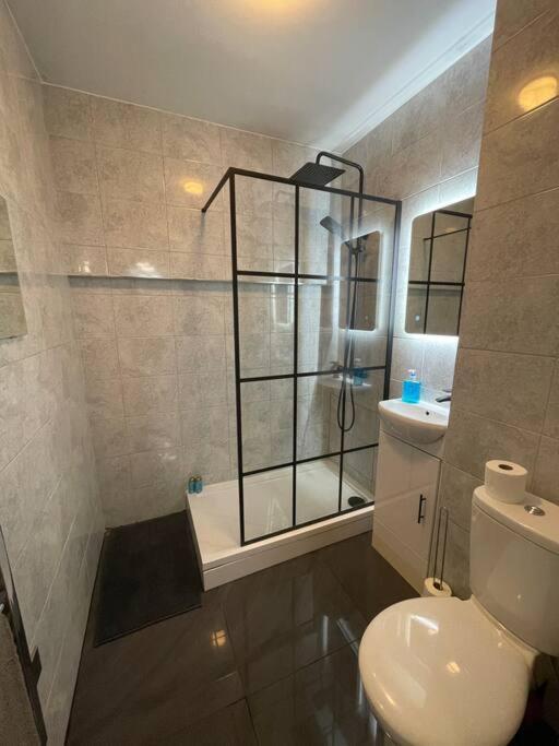 Broadway Suite - Newly Refurbished Stylish Apartment With Free Private Parking - Great Location Birmingham Dış mekan fotoğraf